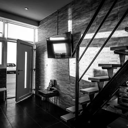 Studio 11 *